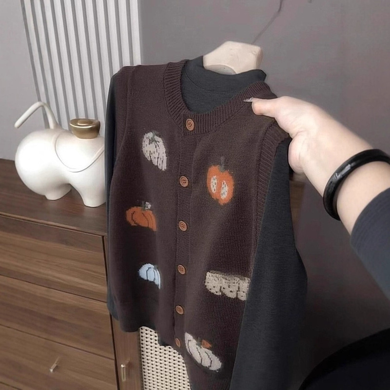 2026 New Vintage Style Super Stylish Brown Pumpkin Knit Vest Sweater for Women Autumn Outerwear
