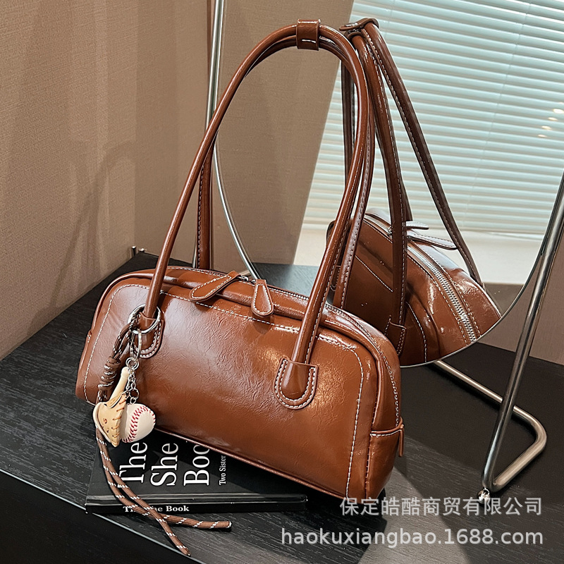 Minimalist Trendy Bag 2024 New Fashion Autumn/Winter Women's Shoulder Bag Luxury Underarm Versatile Boston Bag
