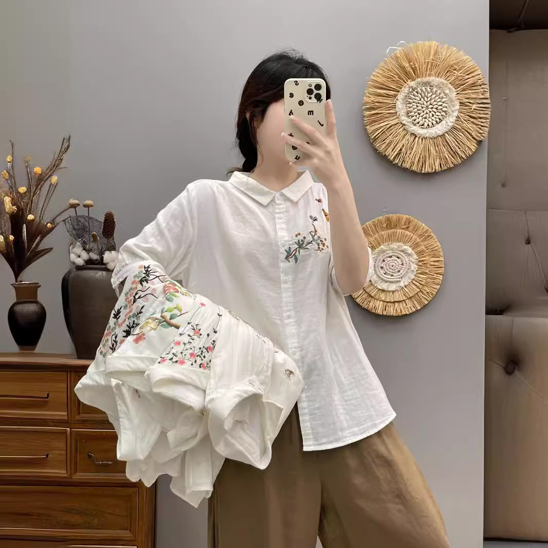 日系森女 新款小尖领刺绣衬衫女七分袖开衫衬衣