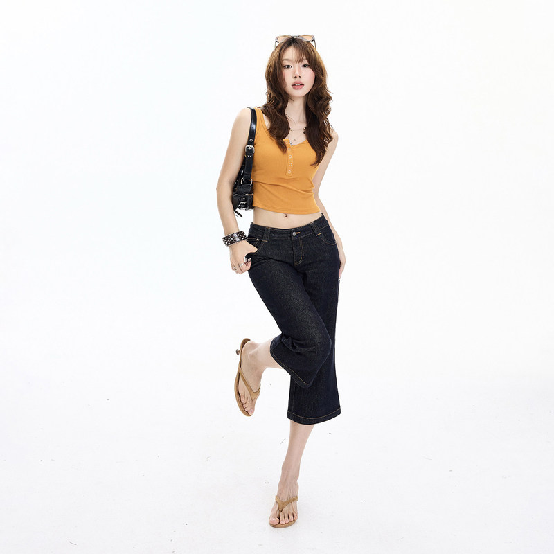 American retro low-waist flared pants, slim-fit and versatile, three-quarter length, new summer style, women's micro-flared jeans American retro low-waist flared pants, slim-fit and versatile, three-quarter length, new summer style, women's micro-flared jeans