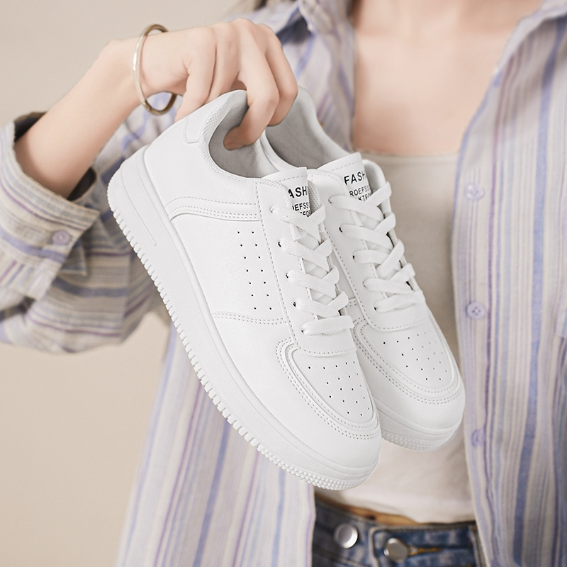 Zapatos de mujer de otoño 2024 nuevos zapatos blancos transpirables, zapatos deportivos coreanos de suela gruesa, zapatos de skate casuales, zapatos de moda image 5
