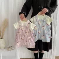 Baby Summer Baby Baby с короткими рукавами тонкий 0-2 дикая футболка новорожденный иностранный дух вертикальные брюки нагрудный набор из двух частей