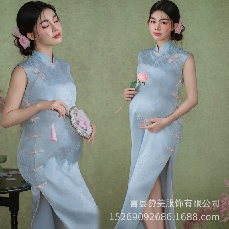Photo Studio's New Model for Maternity Photos: New Chinese-Style Theme Retro National Style Cheongsam Maternity Art Photo Shoot Dress Photo Studio's New Model for Maternity Photos: New Chinese-Style Theme Retro National Style Cheongsam Maternity Art Photo Shoot Dress