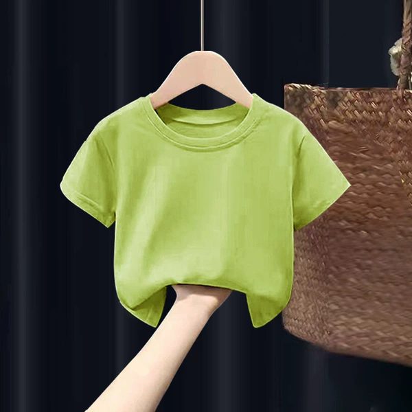 Short-sleeved solid green