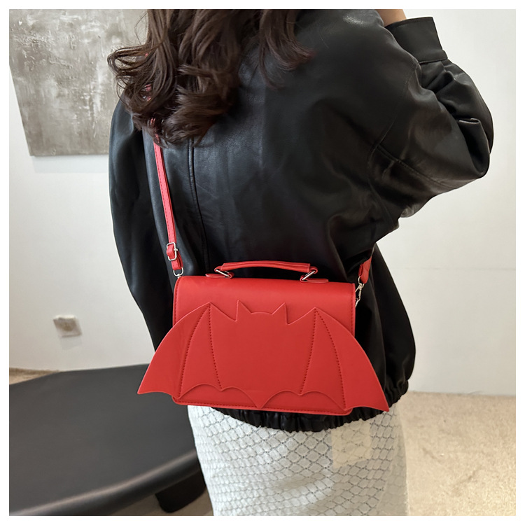 A new 2024 European and American Halloween single-shoulder bag for women, with a unique and funny bat style and a trendy crossbody bag undefined