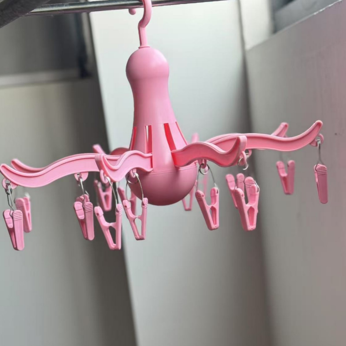 핑크색 16핀 옷걸이