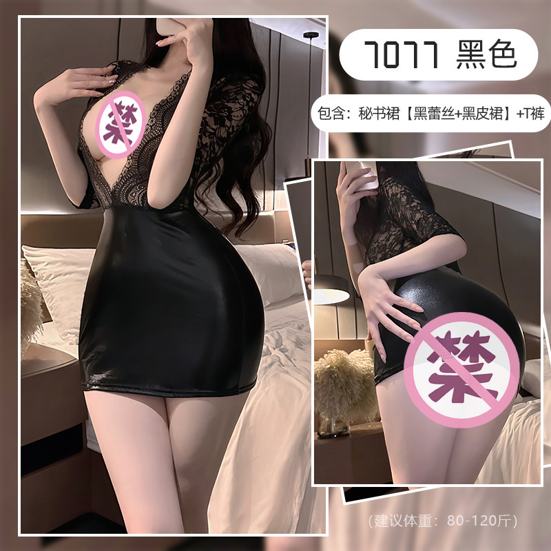 7077 블랙 레이스 + 블랙 가죽 스커트 + T 팬츠