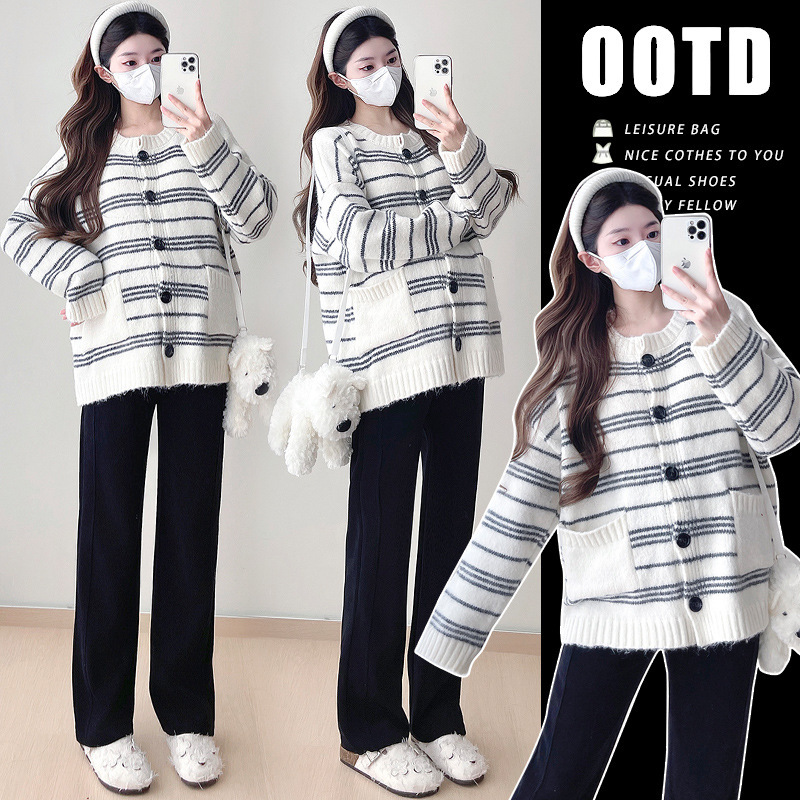 Real shot in stock pregnant women's coat autumn and winter new sweater loose all-match foreign-style knitted cardigan pregnant women's suit
