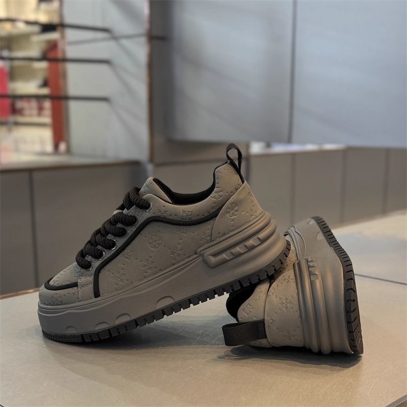 European Men's Shoes Autumn 2025 New Versatile Breathable Sports Casual Trendy Shoes Men's Thick-Soled Youth Sneakers European Men's Shoes Autumn 2025 New Versatile Breathable Sports Casual Trendy Shoes Men's Thick-Soled Youth Sneakers