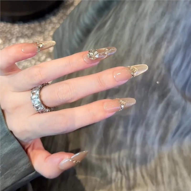 Pure hand-worn armour high-grade mid-length pure desire wind new luxury white nail art light luxury nail patch Pure hand-worn armour high-grade mid-length pure desire wind new luxury white nail art light luxury nail patch