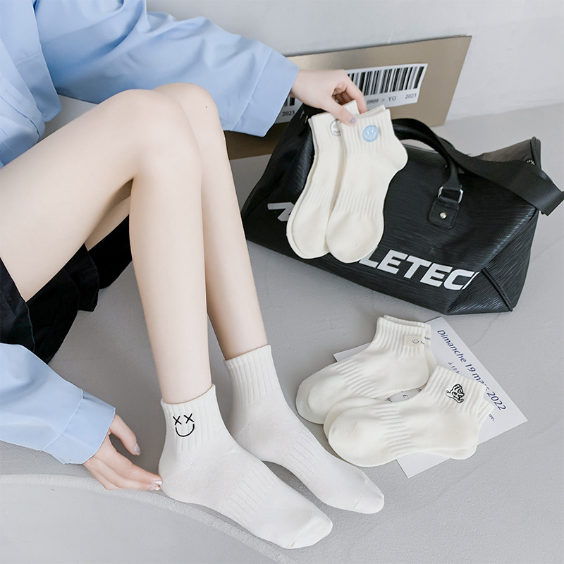 Calcetines de verano para mujer, algodón fino, bordado blanco, calcetines cortos, calcetines casuales de color sólido para la piel, calcetines Zhuji al por mayor