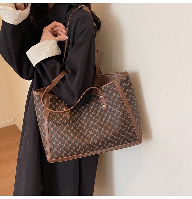 High-end, stylish, versatile, hand-carry bag for women, 2025 new trendy and popular single-shoulder bag with large capacity tote bag undefined