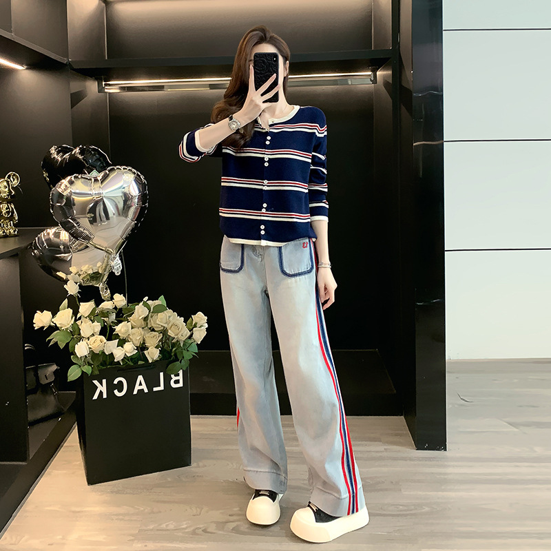 气质穿搭一整套女2025秋洋气撞色条纹针织长袖上衣蓝色牛仔裤潮|undefined