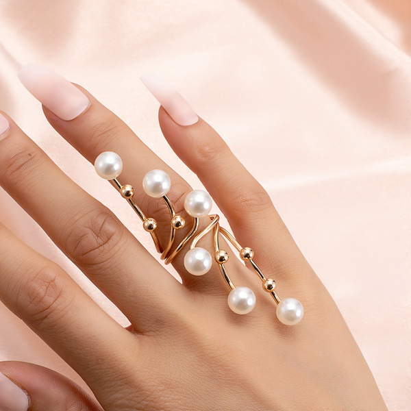 Fashionable geometric creative golden ring pearl