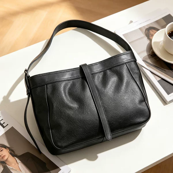 2026 Men's Crossbody Bag with Lychee Pattern, Simple Black Soft Leather, Large Capacity, Suitable for Commuting and Going Out, Niche Men's Bag