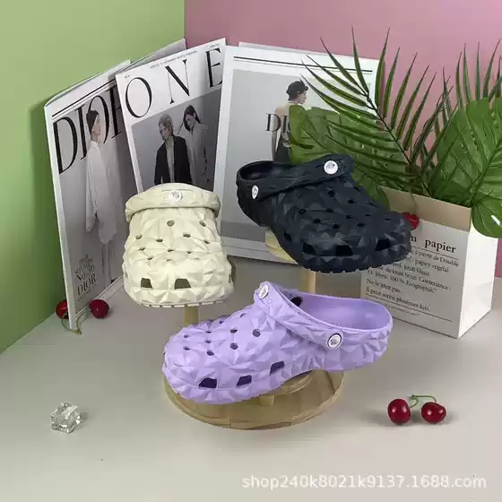 Crocs Clogs Women's Summer Durian Shoes Non-Slip Closed Toe Slippers Summer Outdoor EVA Cloud-Like Soft Beach Shoes