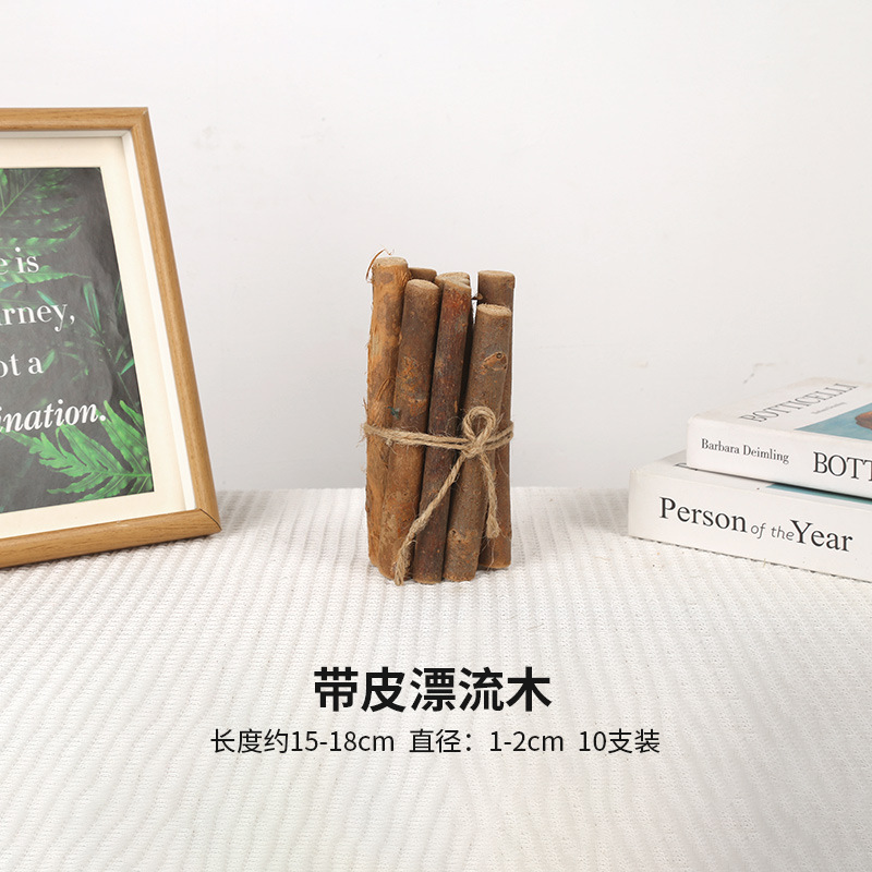 10 thanh gỗ lũa dày có da dài khoảng 20cm dày khoảng 1-2cm