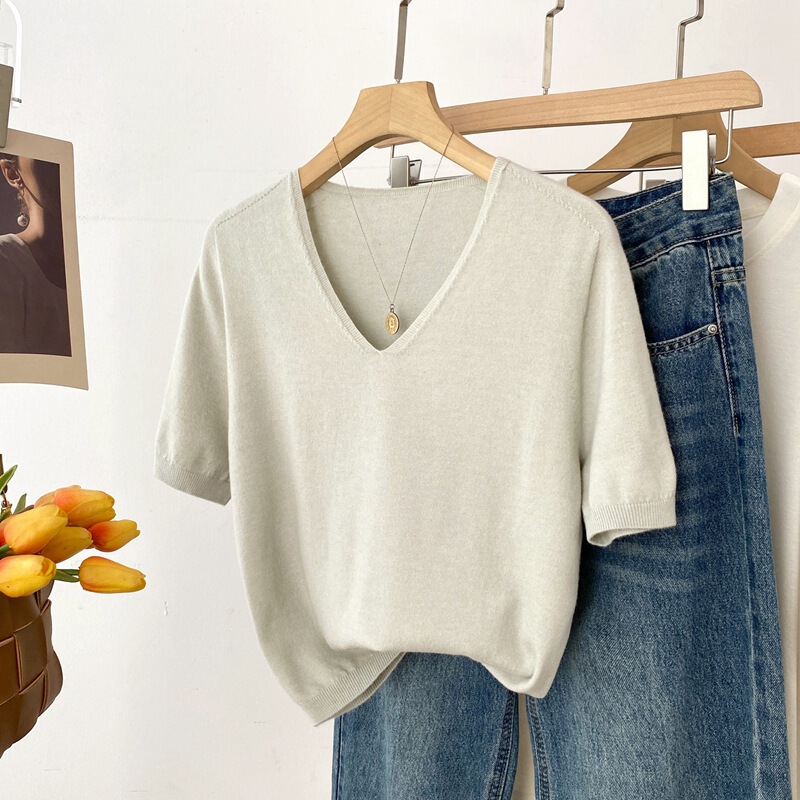 Special Offer with Free Shipping, No Returns or Exchanges, Seamless One-Piece Wool Short-Sleeve V-Neck Knit Top for Women, Simple, Soft, Skin-Friendly Top H83