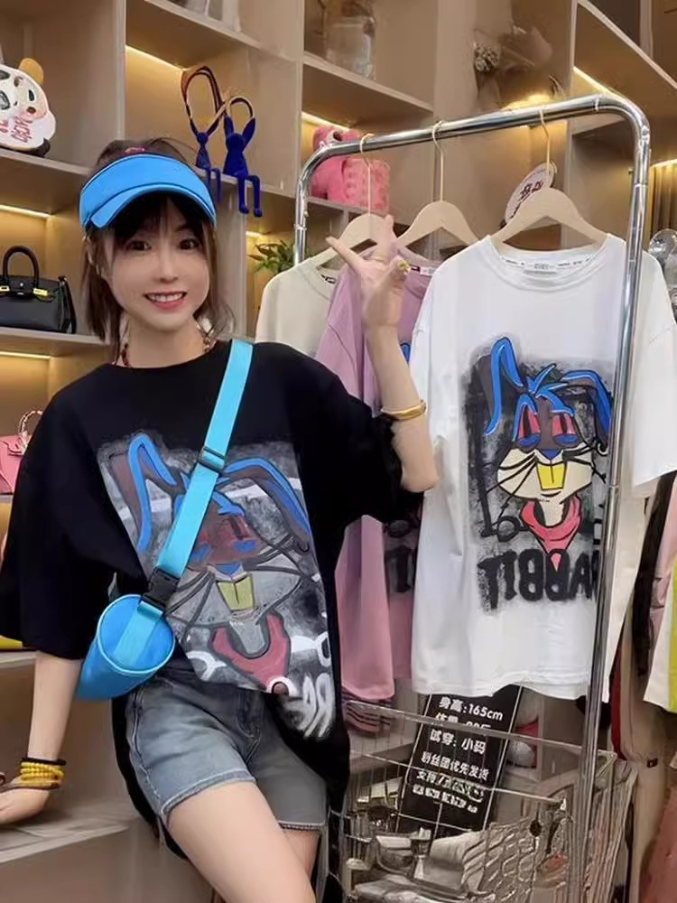 Gran tamaño gordo mm210 jin dibujos animados impresión conejo camiseta de manga corta mujer algodón cuello redondo diseño suelto sensación de nicho de moda