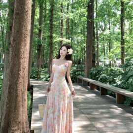 夏日海岛拍照绝美裙子度假风甜美吊带收腰连衣裙海边沙滩裙氛围感