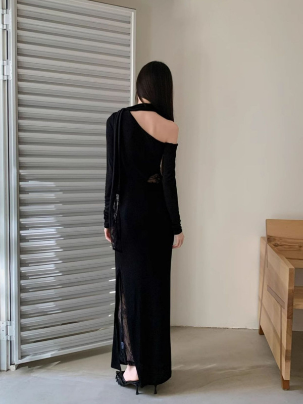 黑色蕾丝拼接斜肩连衣裙女秋冬小众辣妹露腰内搭修身显瘦包臀长裙|undefined