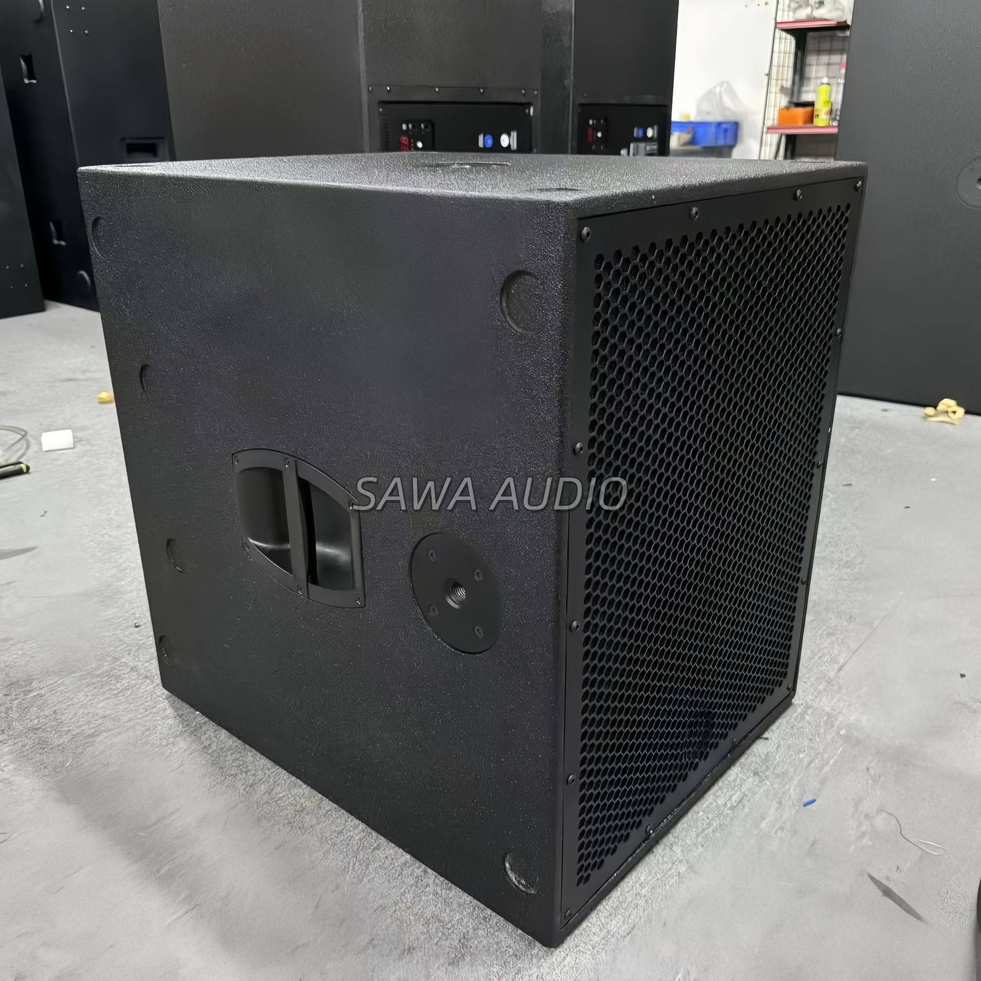 Subwoofer de 18 pulgadas para exteriores, rendimiento al aire libre, audio de escenario de matriz de línea profesional, sistema de altavoz de fuerte vibración