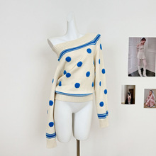 ����ѩ���{���͹�ײɫ���cë��Ů�ഩ���^ᘿ�����