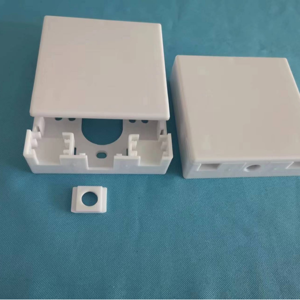 华维厂商直销有线电视TV光纤桌面盒 三口光纤盒 终端盒 预留盒