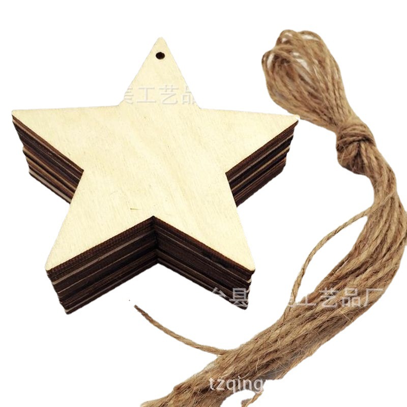 Colgante decorativo de madera de Navidad de 8cm con agujero colgante de estrella de cinco puntas con cuerda de cáñamo
