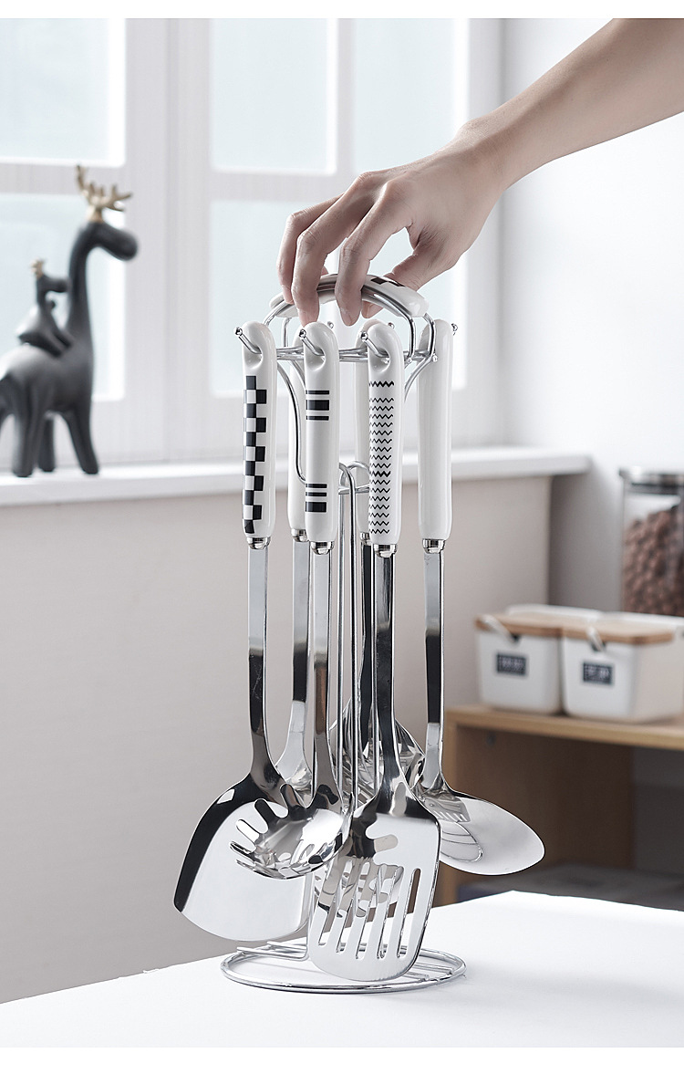 Hepburn Style Kitchen Utensil Set Image 9