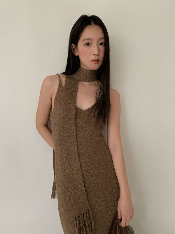 诠释美 NEWOPEN 25秋温柔修身V领流苏内搭针织吊带连衣裙女F6311|undefined