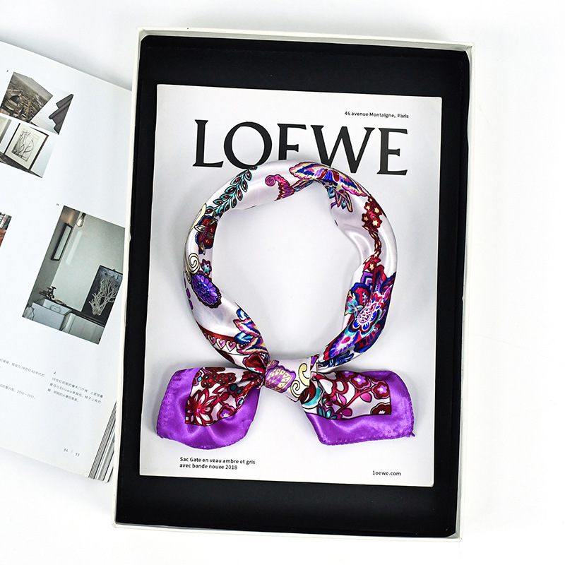 Alta sensación de primavera impresa pañuelo 50 color cuello de cor corta pañuelo cuadrado de color flor francesa retró pañuelo de seda damas