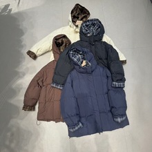2025年冬季新款格子拼接羽绒服女士中长款连帽保暖外套宽松面包服