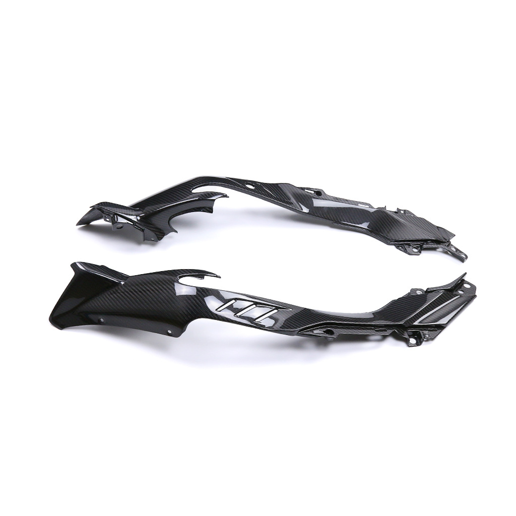 Suitable for CFMOTO spring wind 800NK rhinoceros + motorcycle modified carbon fiber shell parts car body rear seat side plate