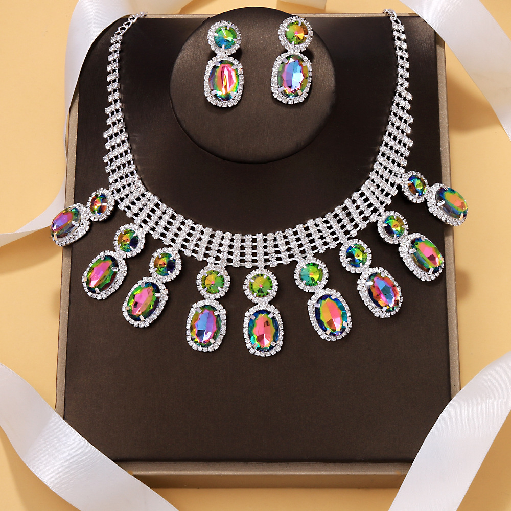 Conjunto de joyería geométrica transfronteriza de dos piezas, conjunto de joyería de diamante exagerado, cadena de clavícula, pendientes simples para mujeres