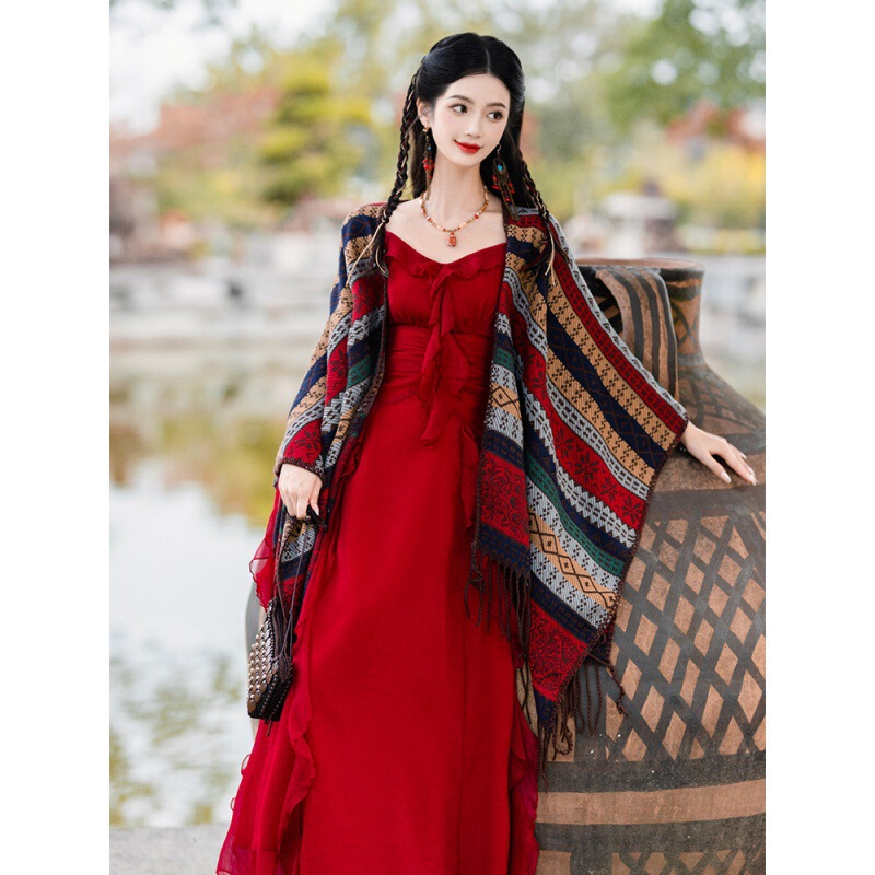 Yunnan Tourism Western Style Women's Clothing Xinjiang Desert Qinghai Lhasa Chaka Salt Lake Photo Red dress