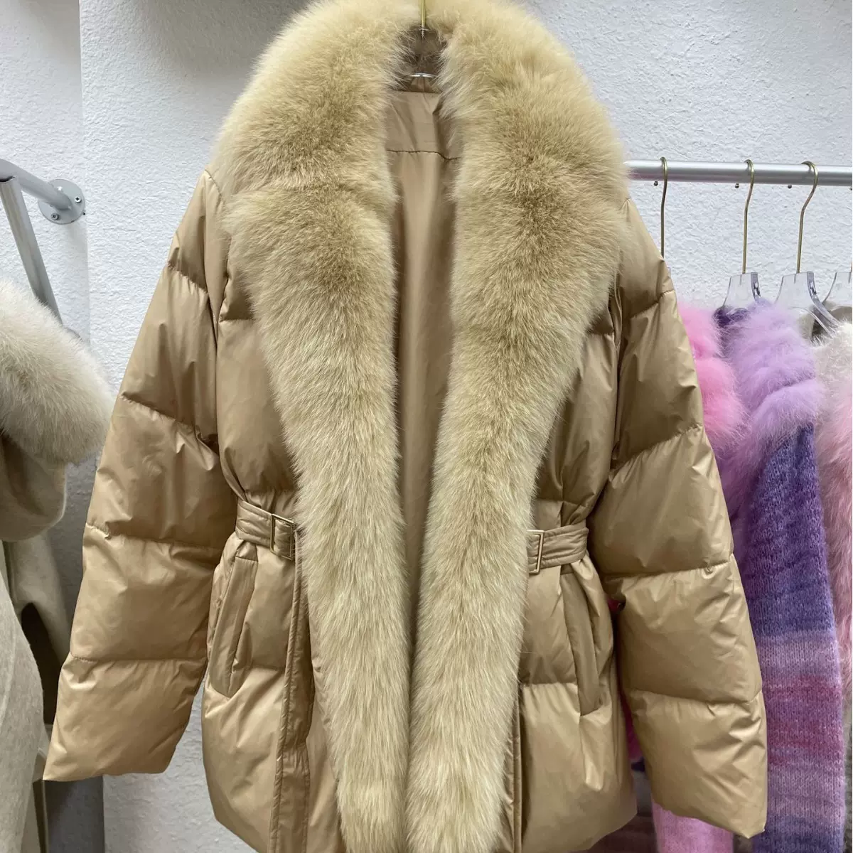 皮草羽绒服炸街流行白鹅绒时尚大狐狸毛领女装