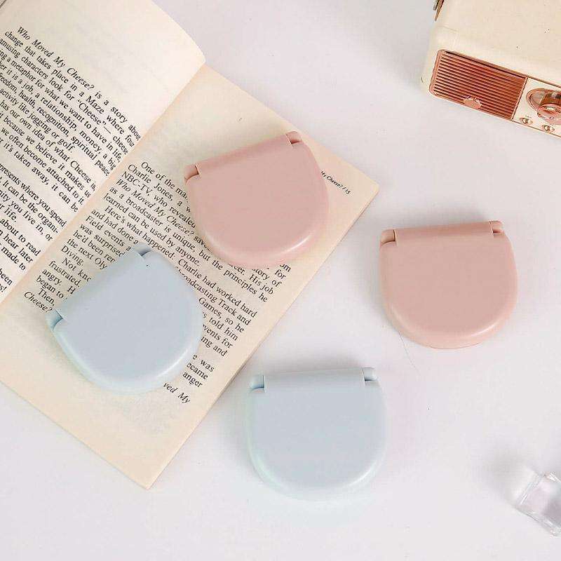 INS 스타일 귀여운 실용적인 작은 간단한 나가는 미니 휴대용 학생 기숙사 수제 바늘 키트 바늘 상자