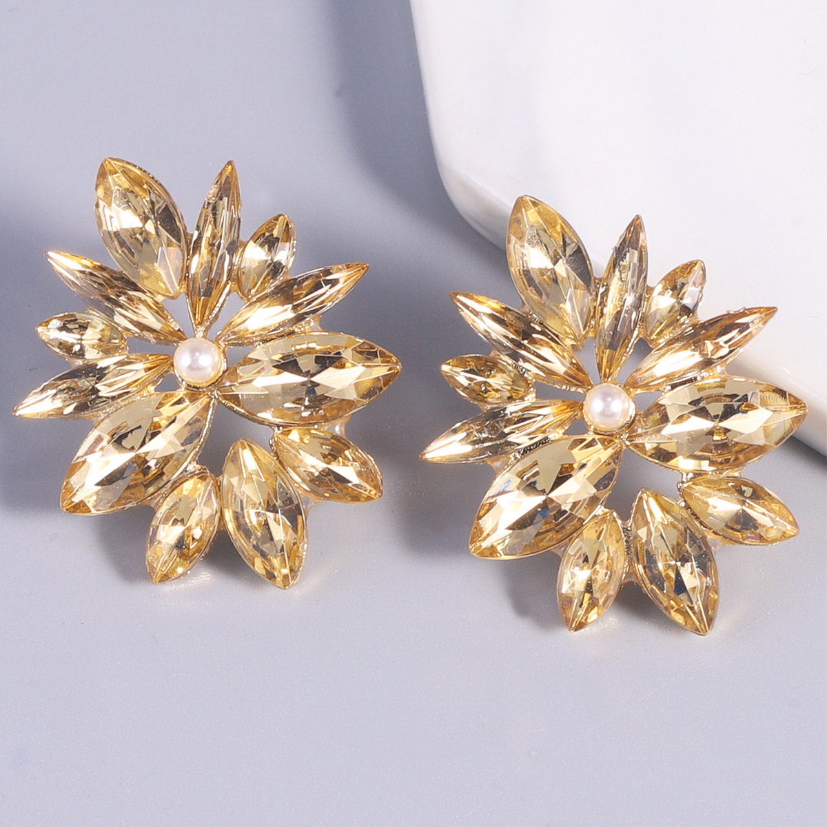 Alloy Material Flower Pattern Fashion Flower Diamond Alloy Artificial Gemstones Earrings Ear Studs