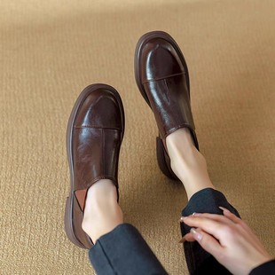 2025 Spring British Style Deep Mouth Slip-On Loafers Flat Heel Professional Commuting Leather Shoes for Women New Spring Collection