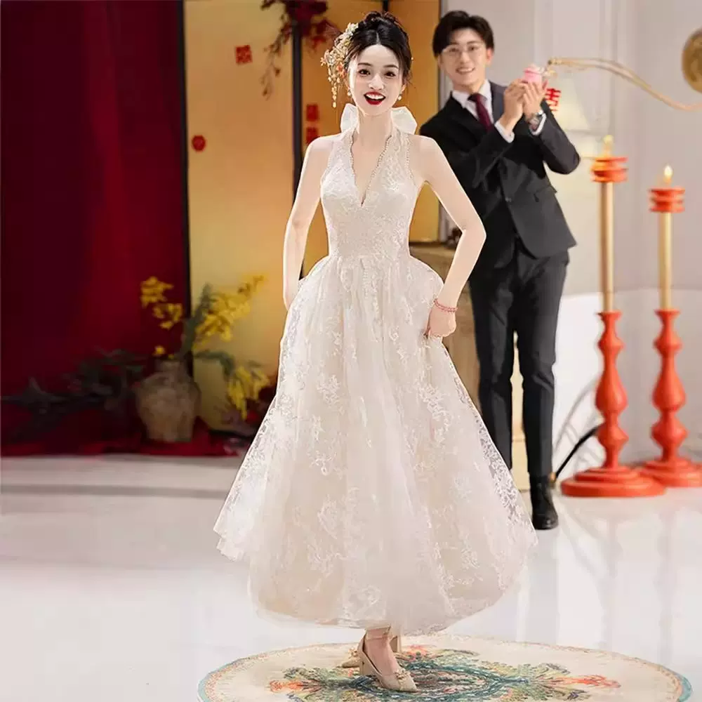 法式复古蕾丝轻婚纱森系简约挂脖无袖长款晨袍订婚迎宾礼服出门纱
