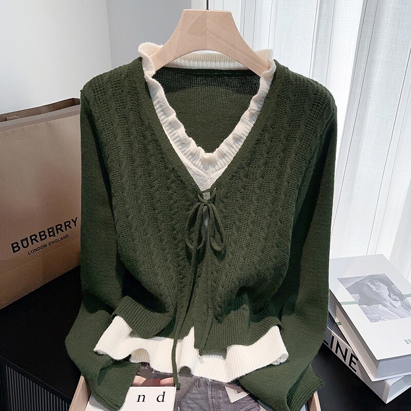 Autumn plus-size women's clothing, Korean-style fashion, faux two-piece knit sweater, elegant and versatile, slimming long-sleeve top Autumn plus-size women's clothing, Korean-style fashion, faux two-piece knit sweater, elegant and versatile, slimming long-sleeve top