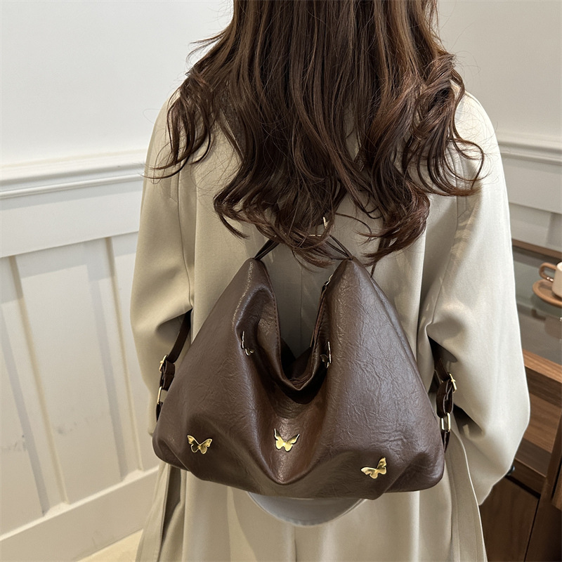 Nicho de diseño sensación de bolso de gran capacidad bolso de mujer 2024 nuevo invierno retro de hombro mochila de hombro