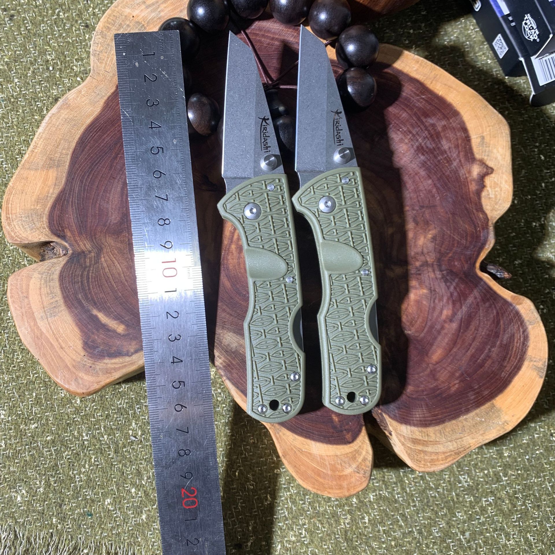 户外高硬度折叠刀口袋刀荒野防身求生刀野营折刀多功能战术刀