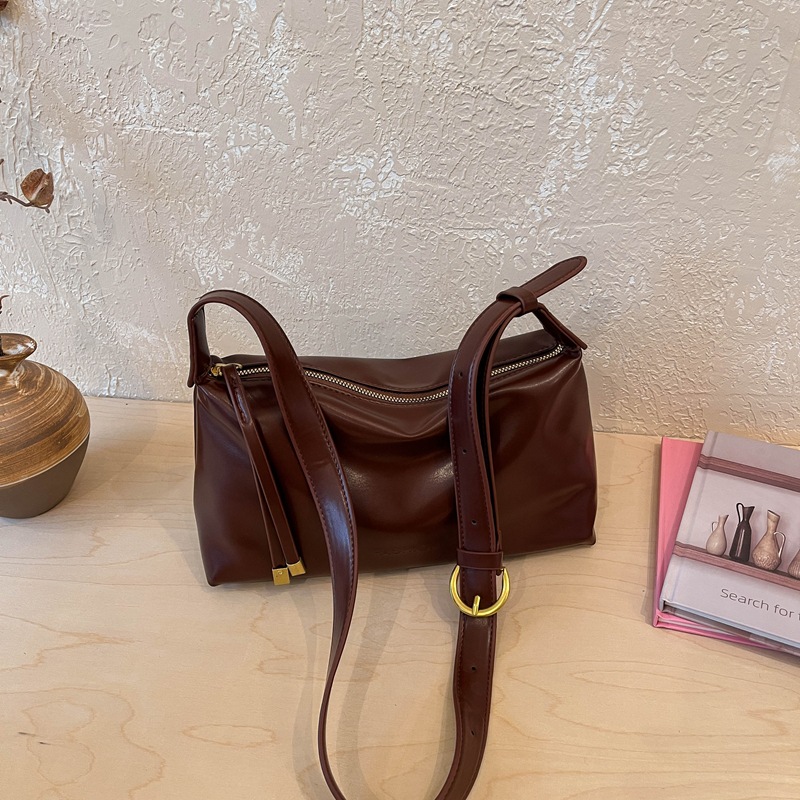 Bolsa de ombro leve em cor sólida para mulher_voghion.com