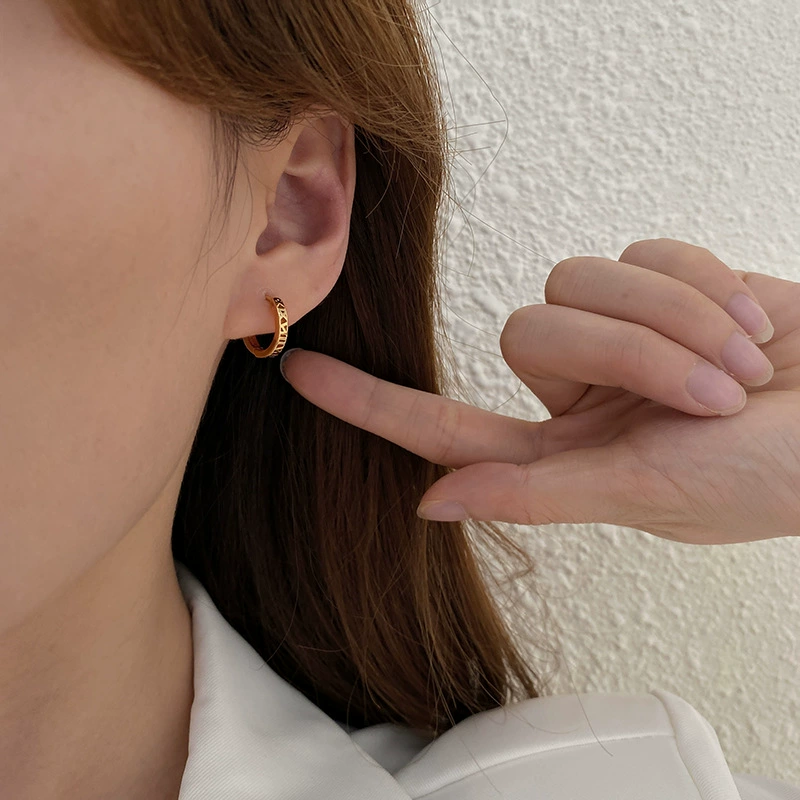 Minimalistic fashionable metal design earrings, Japanese and Korean, internet celebrity, trend of season