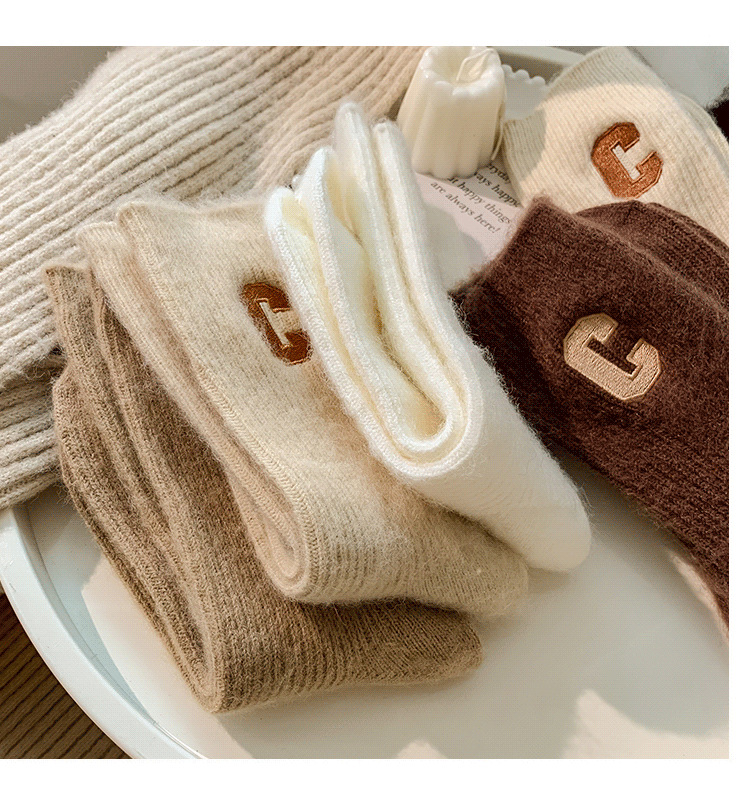 2PCS Big C Letter Socks Children's Autumn and Winter Mid tube Korean ins Cashmere Thickened Warmth Pile Stockings Women's_voghion.com