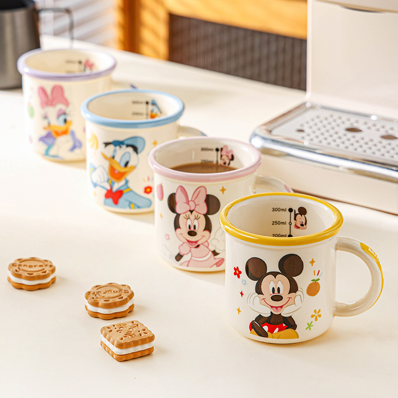 Taza de agua de cerámica de Disney de alto valor facial taza de café casera taza de café regalo creativo para niñas taza de marca