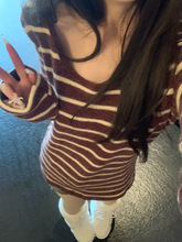 软糯慵懒风V领长袖黑色T恤女装冬季中长款宽松内搭打底衫杏色上衣