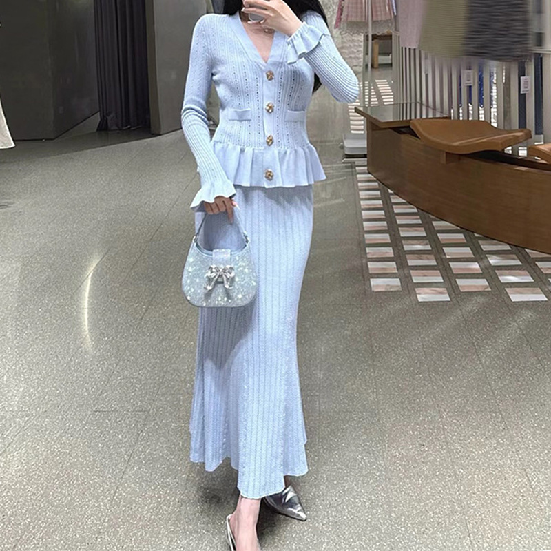 Branded Small Fragrant V Neck Ruffled Sweater Dress for Women with Spliced Knitted Long Skirt Bell Sleeves Fishtail Dress